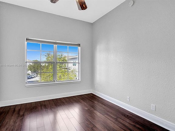 5th image of 634 SW 1st Ave #634