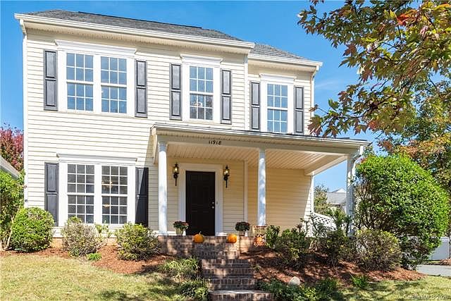 1st image of 11918 Royal Castle Ct