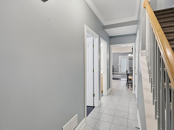 3rd image of 185 Berry Ave