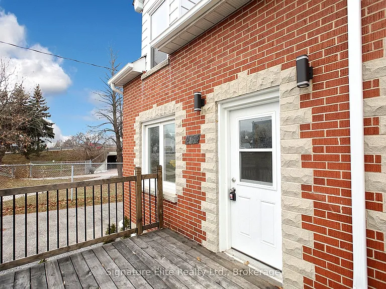 254 Hibbert Ave #UPPER — Photo 10