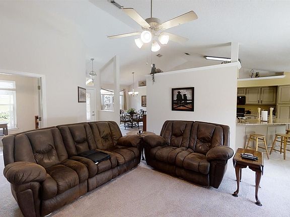 4th image of 5585 Whispering Woods Dr