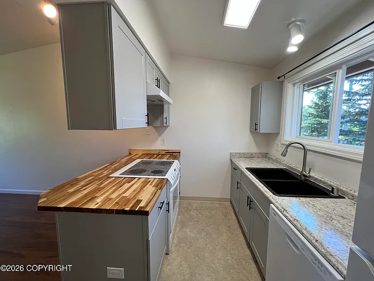 1509 Karluk St #B — Photo 6