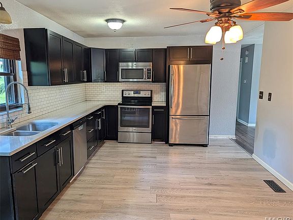 4th image of 101 Juanita Ln