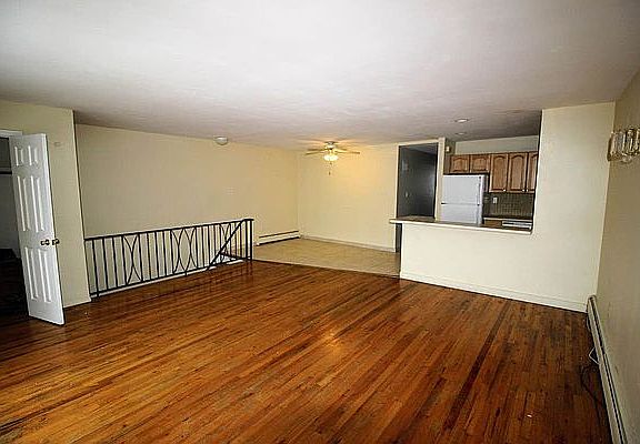 2nd image of 5008 Clearview Expy #1