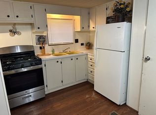 325 SE 46th St, Topeka, KS 66609