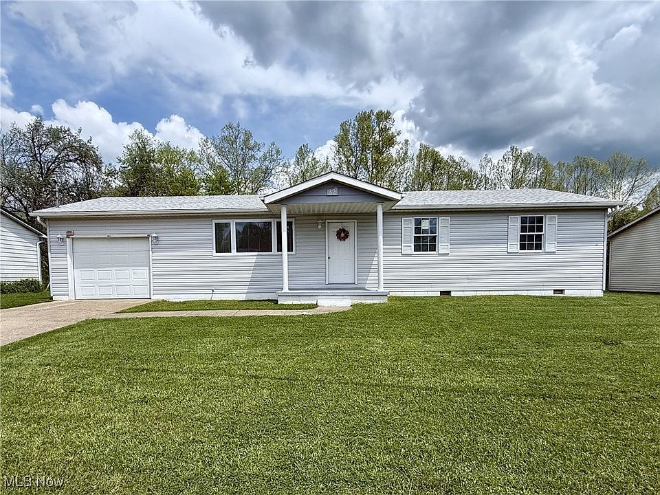 1st image of 32 Ash Cir