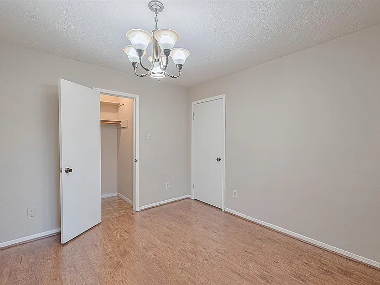 6907 Yardley Dr — Photo 21