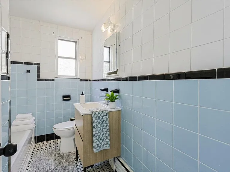 2208 Dufferin St #107 — Photo 11