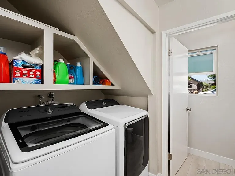 1516 Encino Ave #B — Photo 17