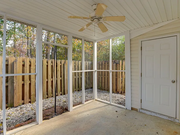 100 Buckhaven Way — Photo 27