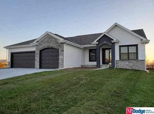21721 K St, Elkhorn, NE 68022