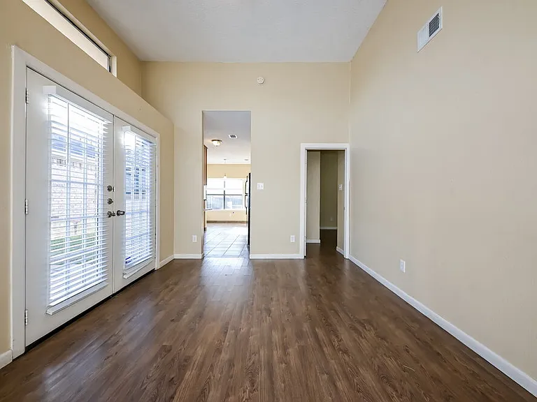529 Horse Shoe Bnd — Photo 6