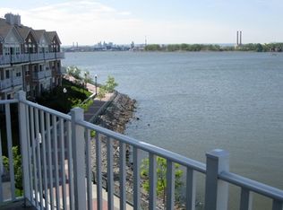98 Lyon Ct, Jersey City, NJ