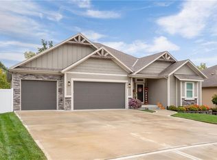 992 Clayton Pl, Odessa, MO 64076