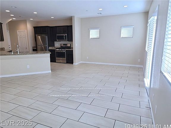 5th image of 1137 Bradley Bay Ave