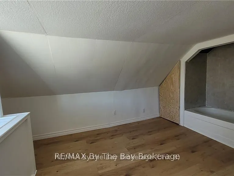 50 Glenwood Dr — Photo 15