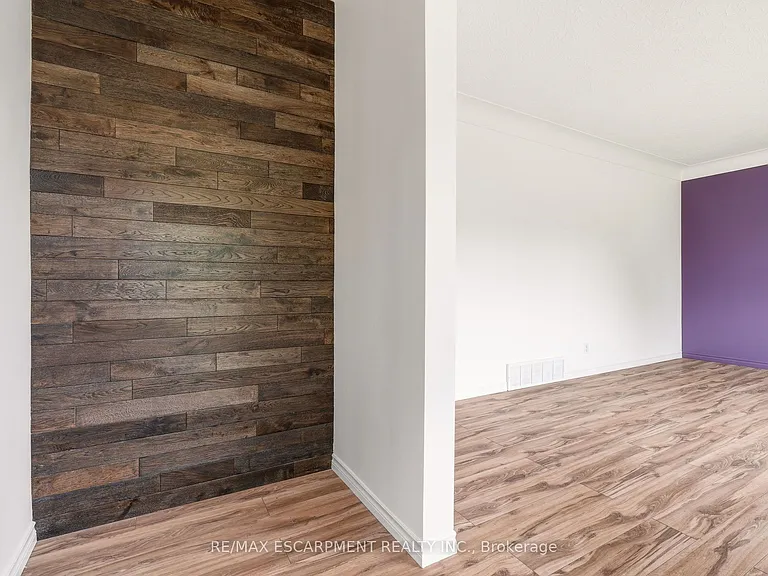 25 Briarsdale Dr — Photo 3