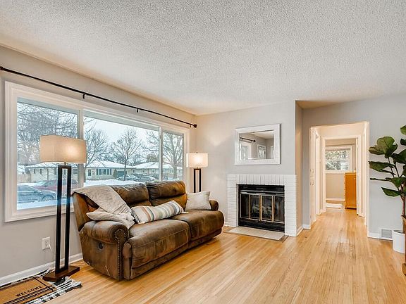 3rd image of 6918 Grimes Ave N