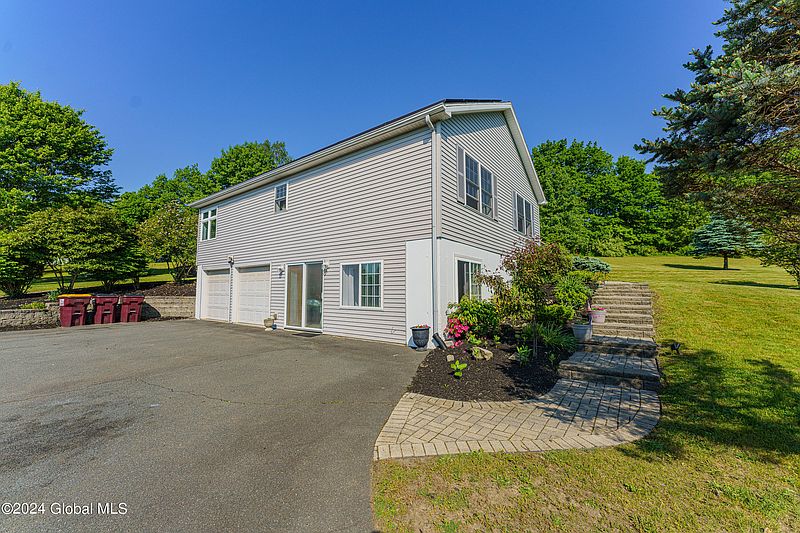 3rd image of 12 Saddle Club Hill Drive