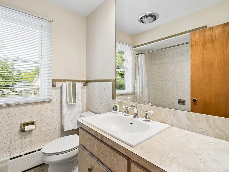 186 W Northfield Rd — Photo 24