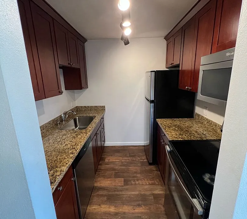 2834 15th Ave W