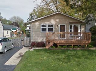 1525 Vine Ave, Round Lake Beach, IL