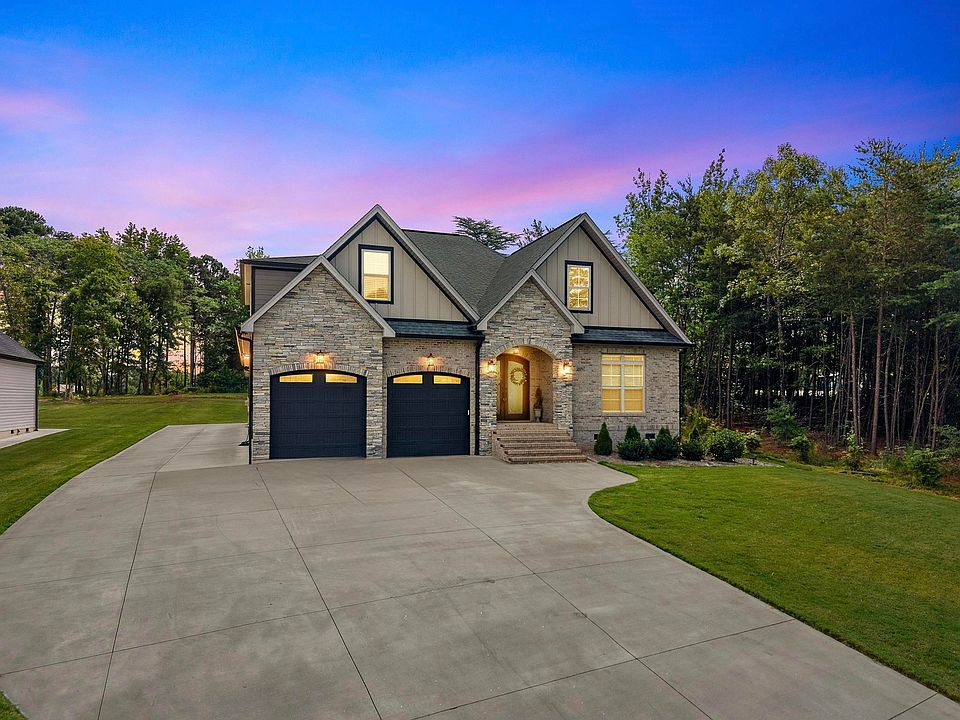 1st image of 1687 Dickson Rd