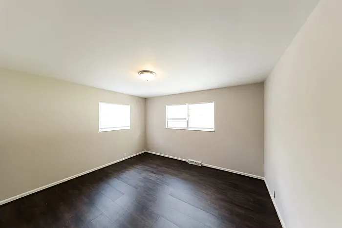 704 Alice St — Photo 5