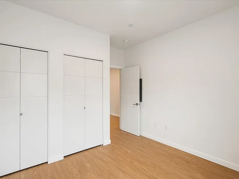 Fremont Street Apartments — Photo 3