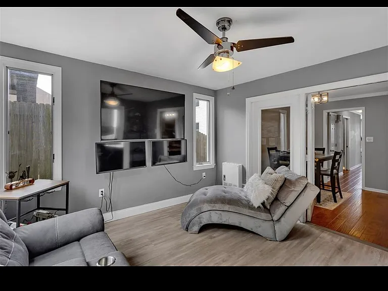 60 Gregory St S — Photo 11