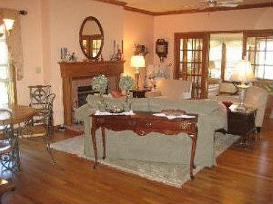 2nd image of 516 Olde Oak Ct