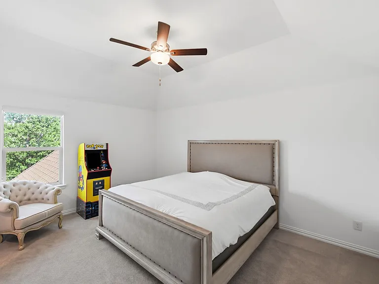 816 Omaha Trl — Photo 14