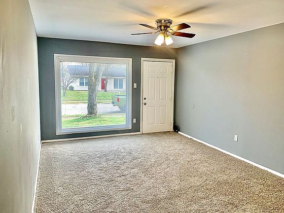 Family Room  w/fresh carpet
