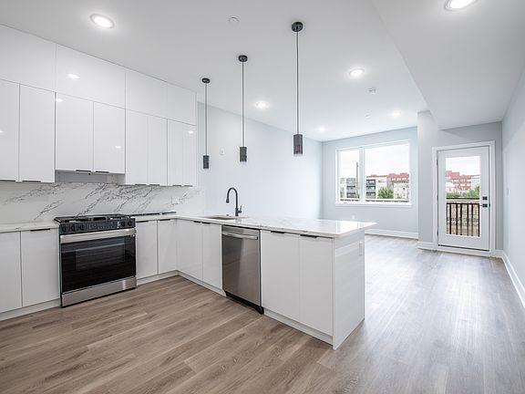 3rd image of 1522 N 4th St Floor 2