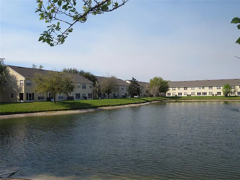 2806 Club Cortile Cir #B — Photo 42