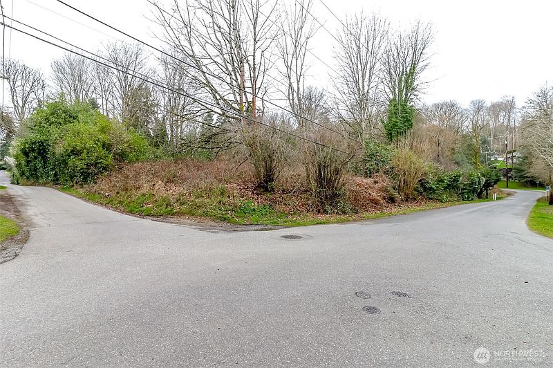 3rd image of 12613 35th Avenue S