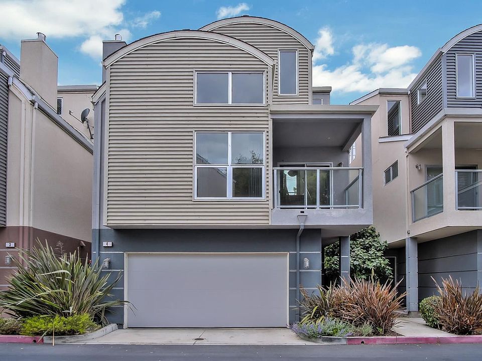 1st image of 4 Heritage Pl