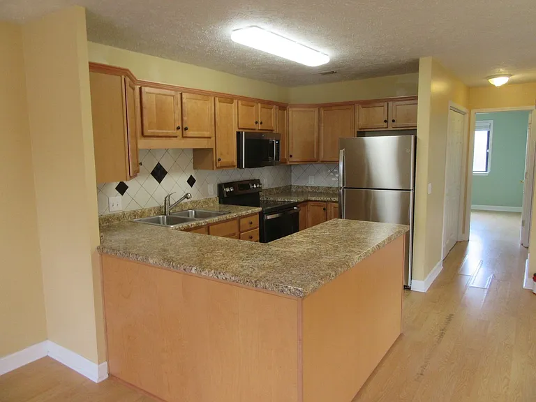 820 Premier Dr — Photo 7
