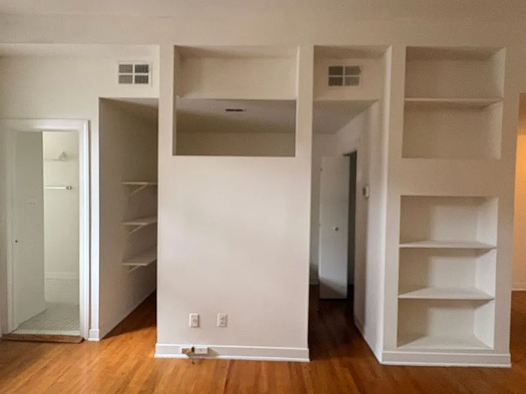17 W. Preston St — Photo 3