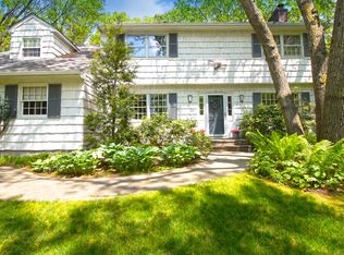 37 Mount Grey Rd, Setauket, NY 11733