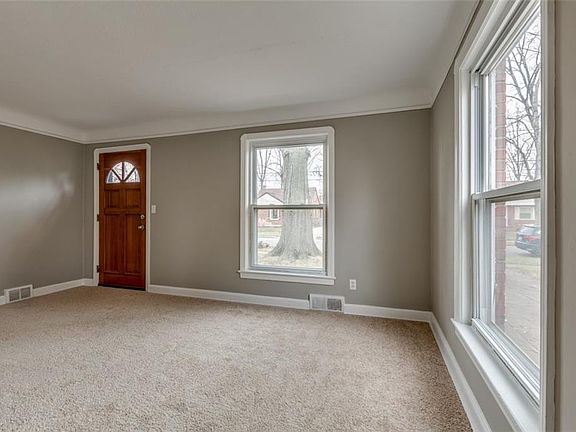 5th image of 395 E 257th St