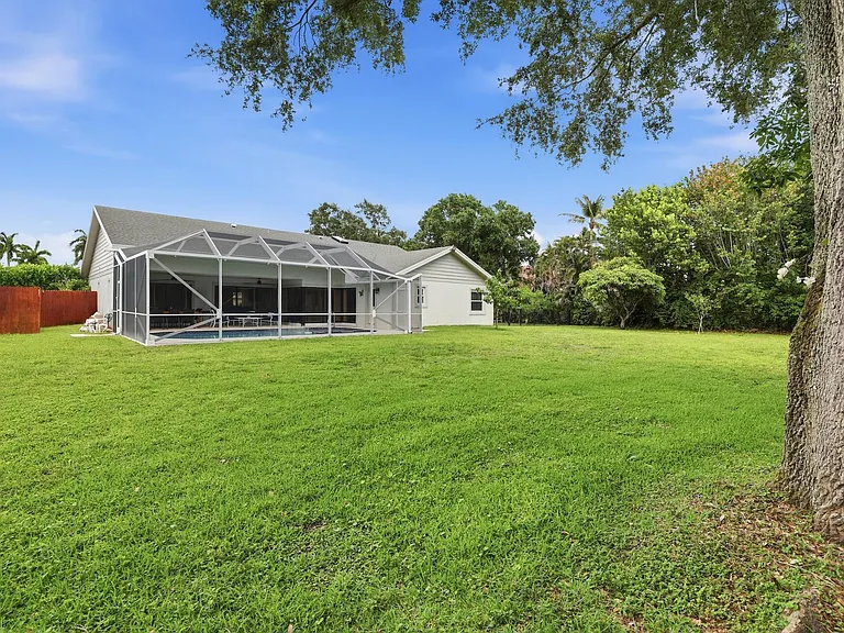 15600 Rolling Meadows Cir — Photo 17