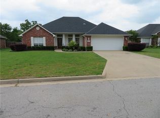 1525 Quebec Dr, Fort Smith, AR 72908
