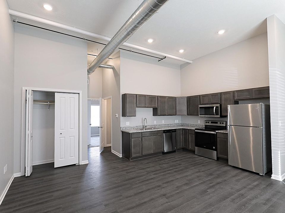 1st image of 2960 S Coddington Ave #1X1B