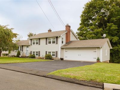 10 Victoria Drive, Branford, CT, 06405