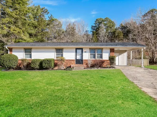 4301 Glenford Dr, Winston Salem, NC 27107