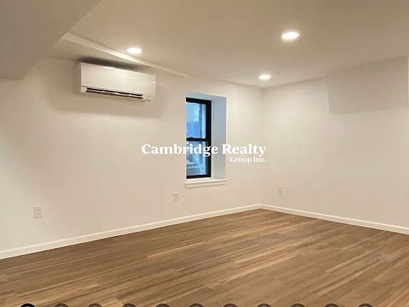 5th image of 688 Parker St #1T