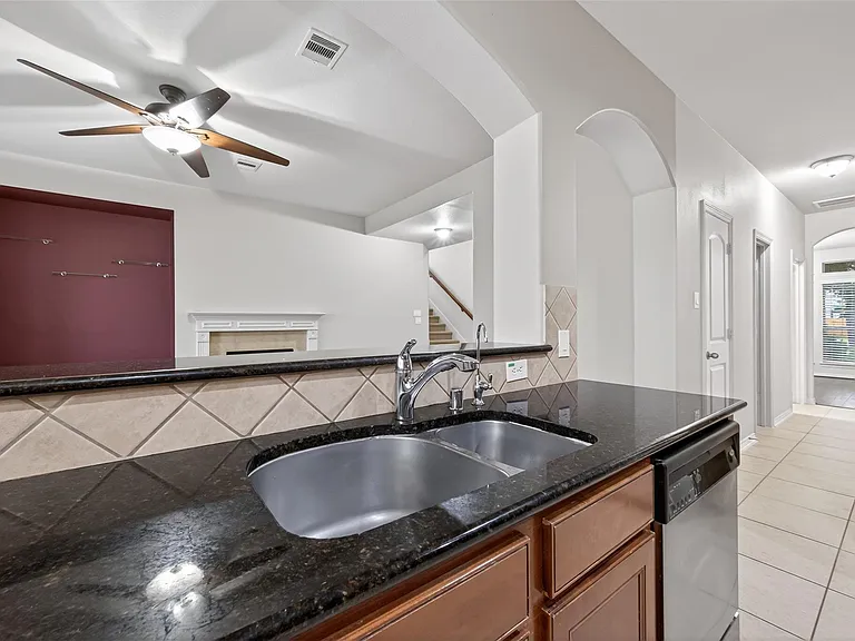 5215 Field Briar Ln — Photo 15
