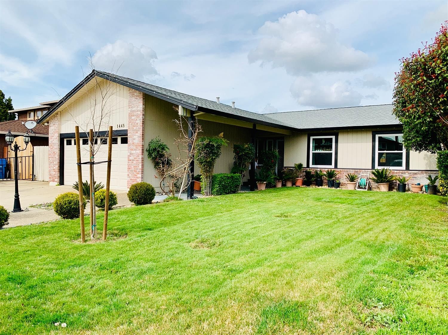 1445 Wawona St, Manteca, CA 95337 Zillow