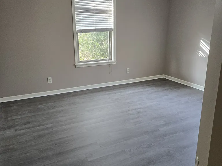 115 Valentina Dr — Photo 7